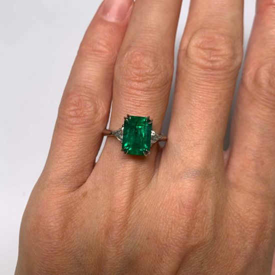 3.31 carat Emerald and Side Trillion Diamonds Ring,  Enlarge image 6