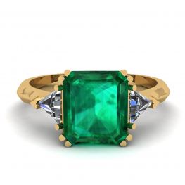 3 carat Emerald Ring with Triangle Side Diamonds Yellow Gold 3 carat Emerald Ring with Triangle Side Diamonds Yellow Gold