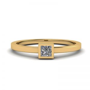Princess Diamond Small Ring La Promesse Yellow Gold